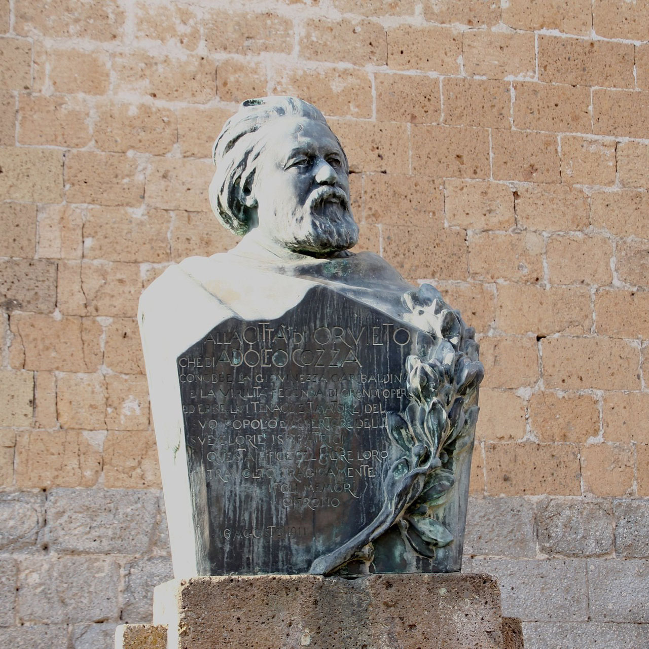 Busto-ritratto di Adolfo Cozza posto ad Orvieto